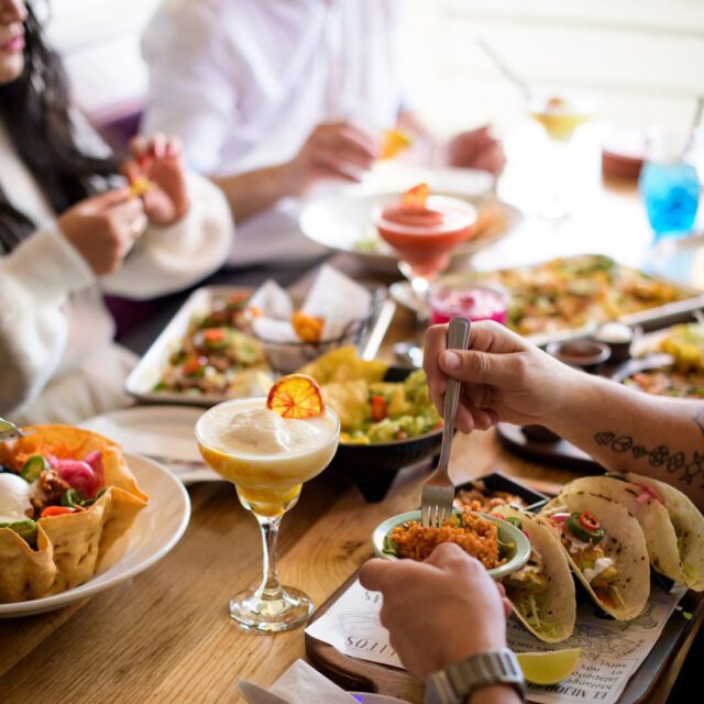Repas mexicain à partager chez 3 Amigos au centre-ville de Montréal