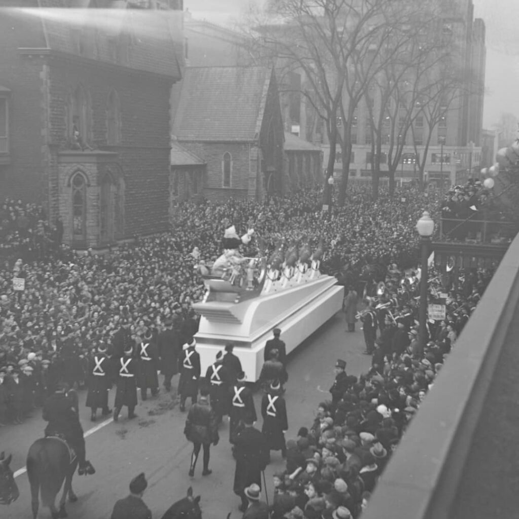 Jour du Défilé du père Noël sur Robert Bourassa (27 novembre 1937)