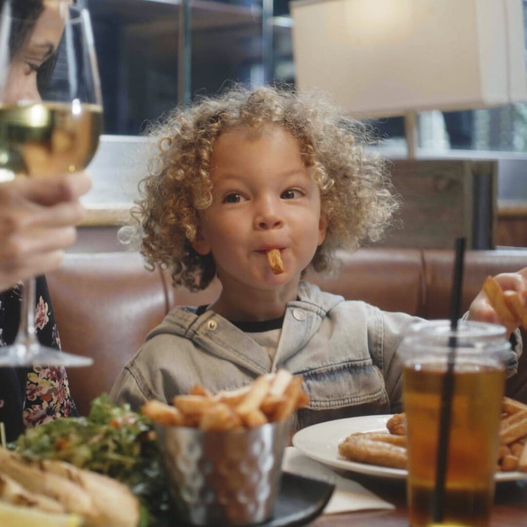 La Cage, l'endroit pour manger avec vos tout-petits, au centre-ville de Montréal