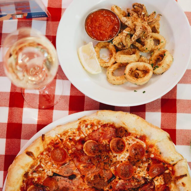 Osteria Schiavio pizza et calamars Montréal