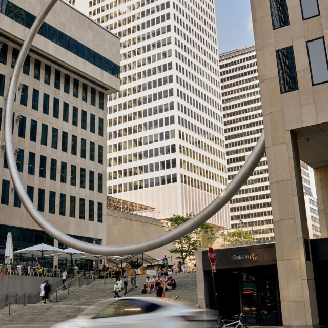 Place Ville Marie extérieur centre-ville Montréal