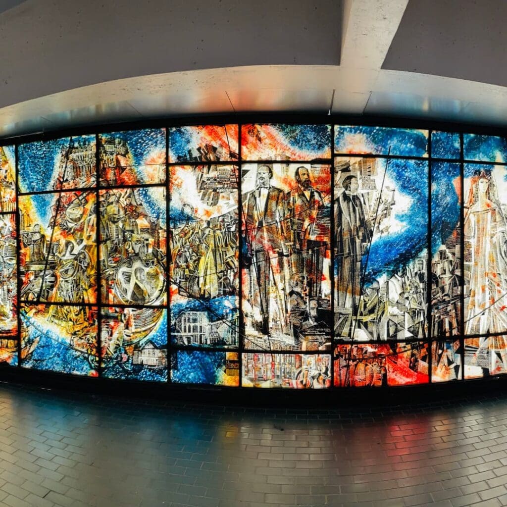 Montréal souterrain : fresque Frédéric Back