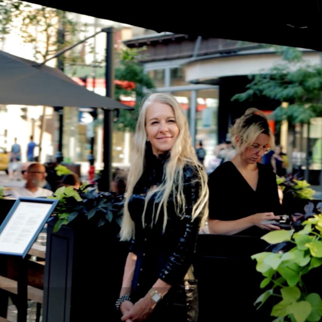 Les meilleures terrasses pour prendre un verre au centre-ville, dont le Balcon X Terrasse