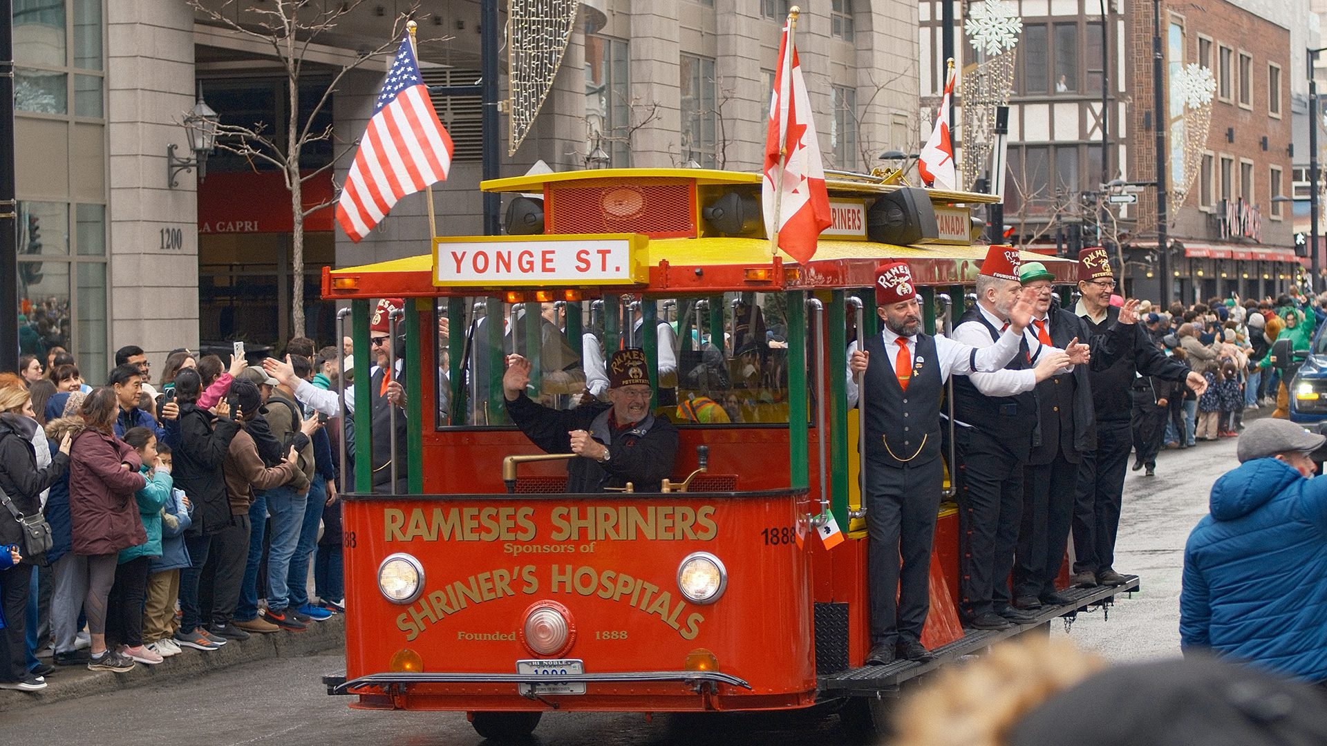 Défilé de la Saint-Patrick au centre-ville de Montréal