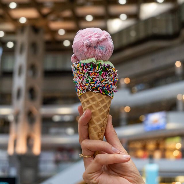 Cornet de crème glacée au Complexe Desjardins